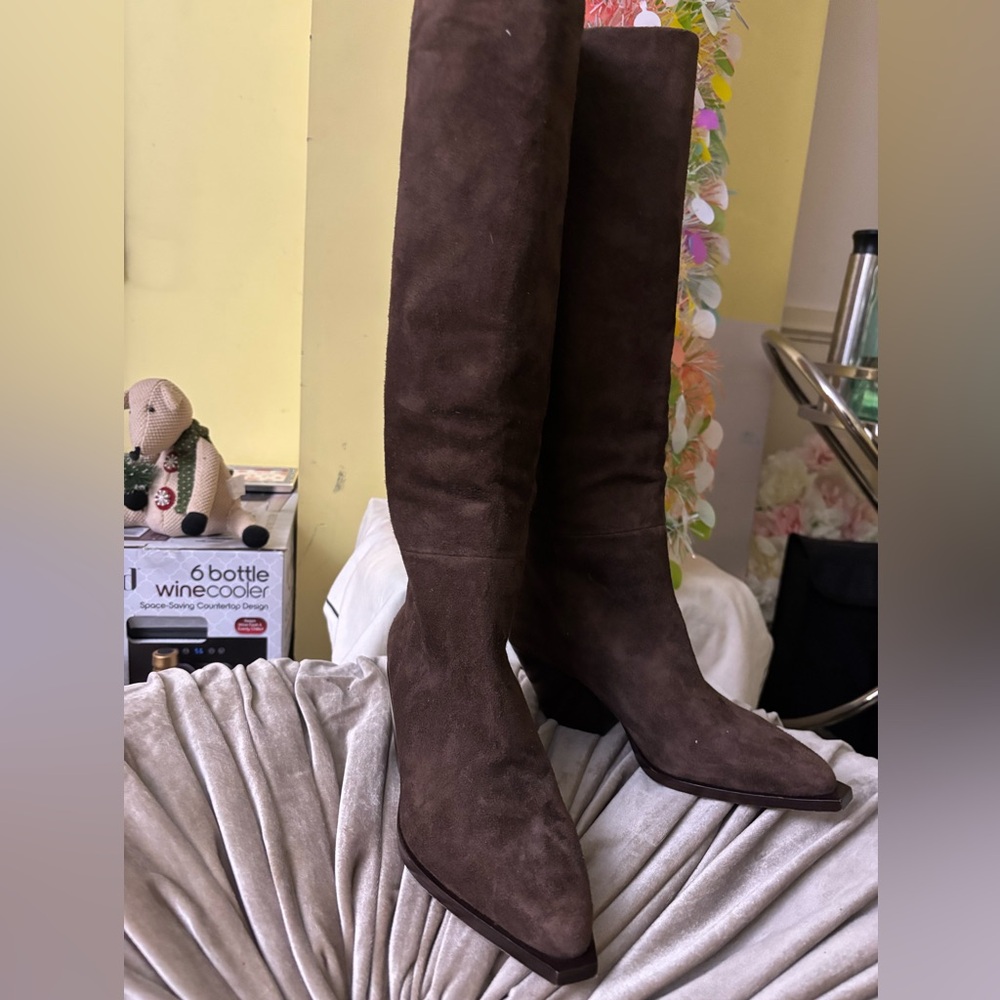 Chic Brown Suede Cowboy Heeled Boots